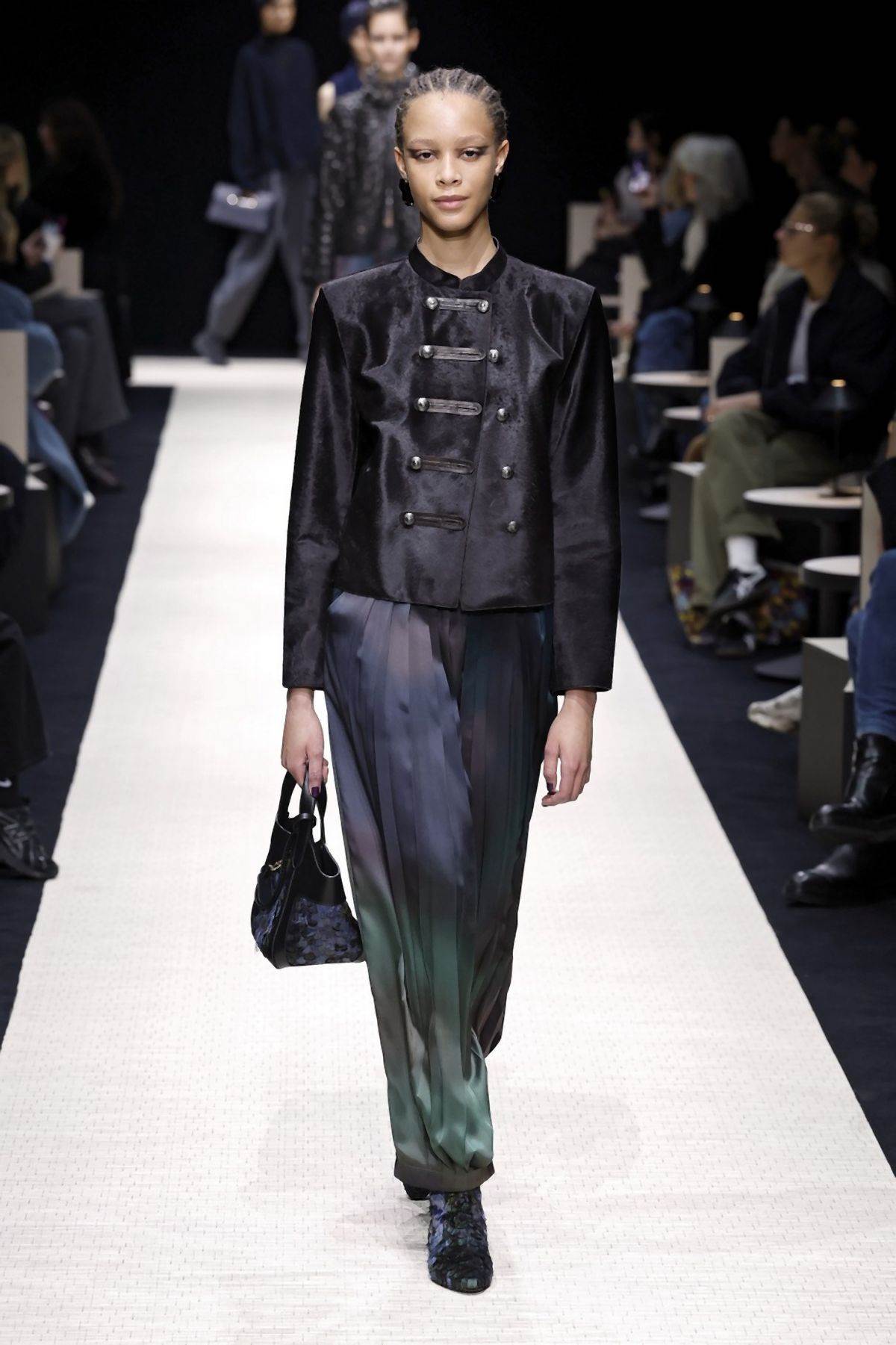 moderni sakoi i jakne armani 2025 14.jpg