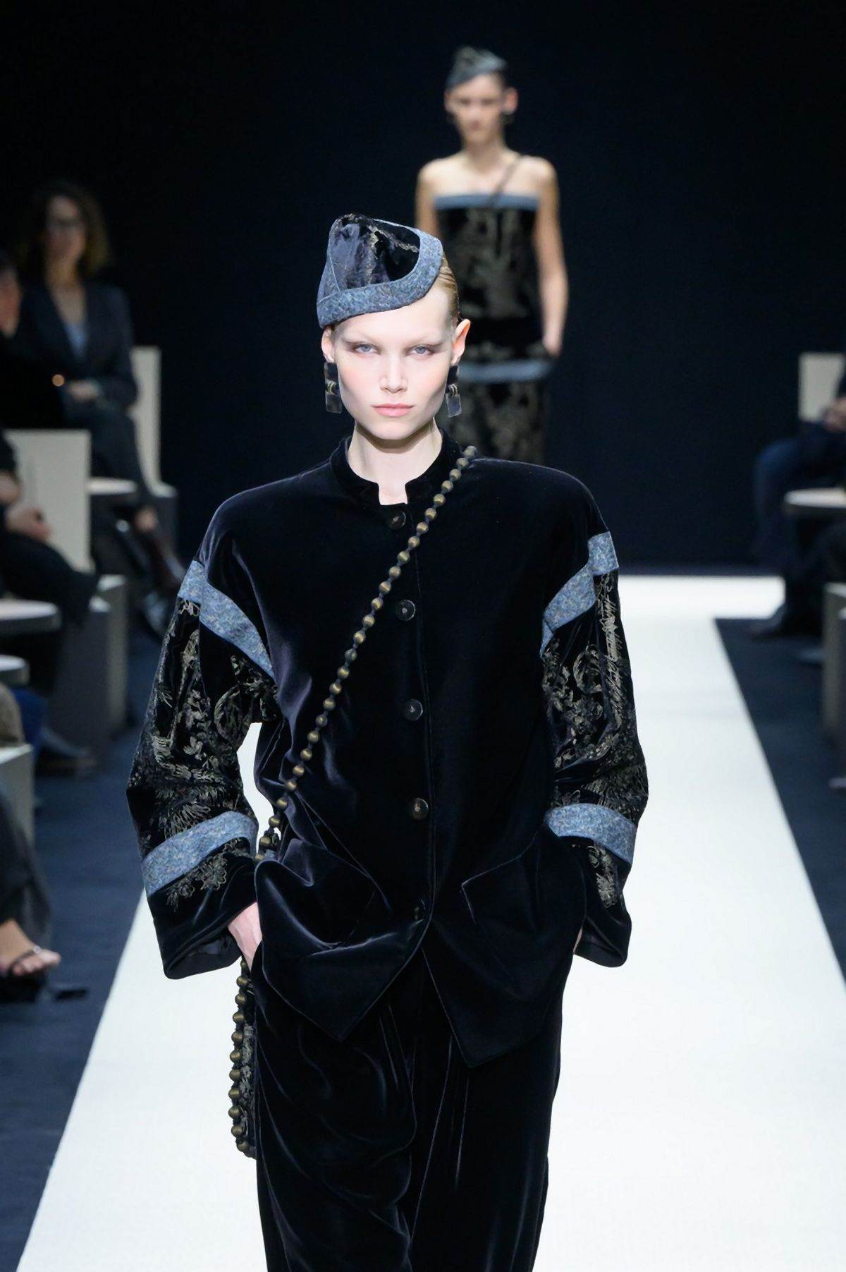 moderni sakoi i jakne armani 2025 04.jpg