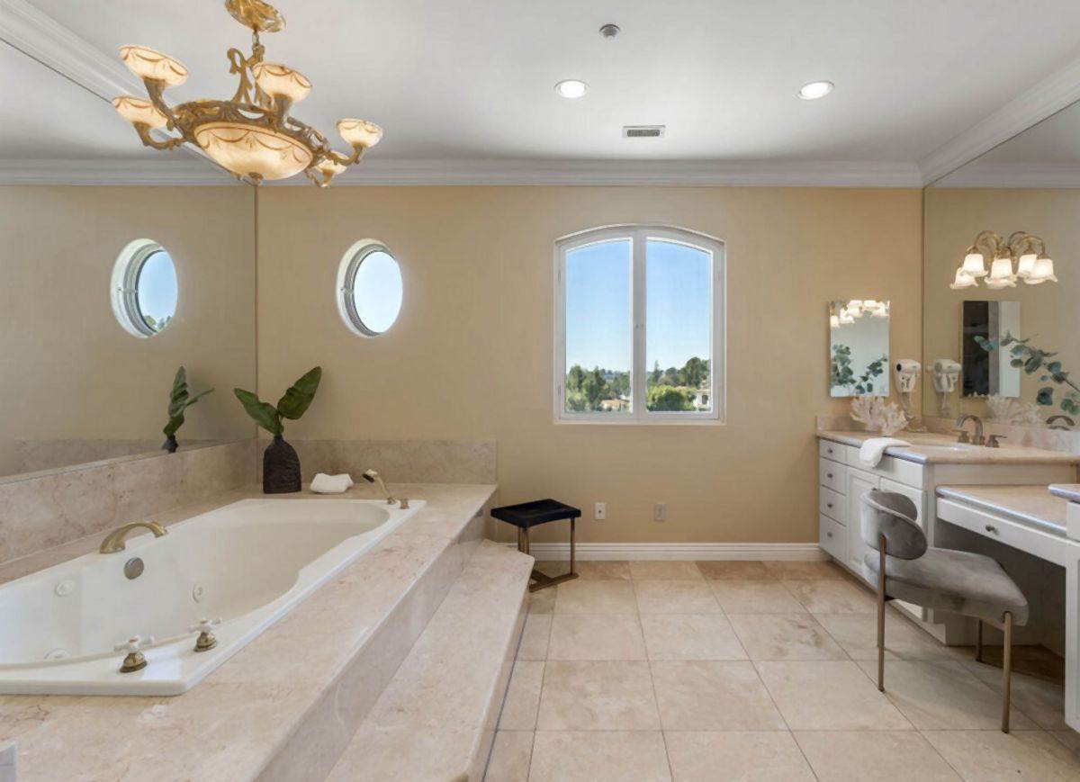 kupatila slavnih licnosti 0863505440.jpg