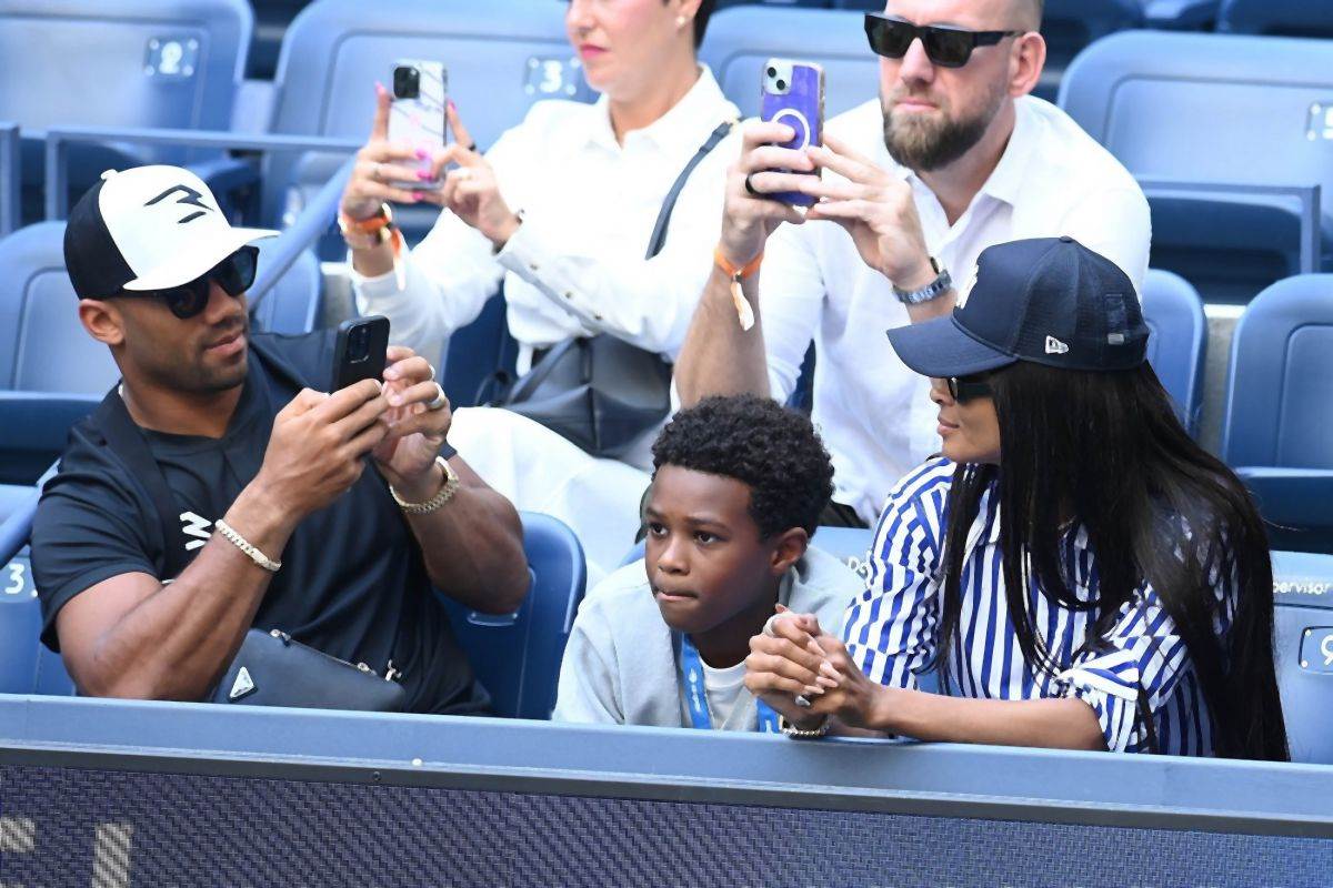 novak djokovic pevacica sijera 1033064109.jpg