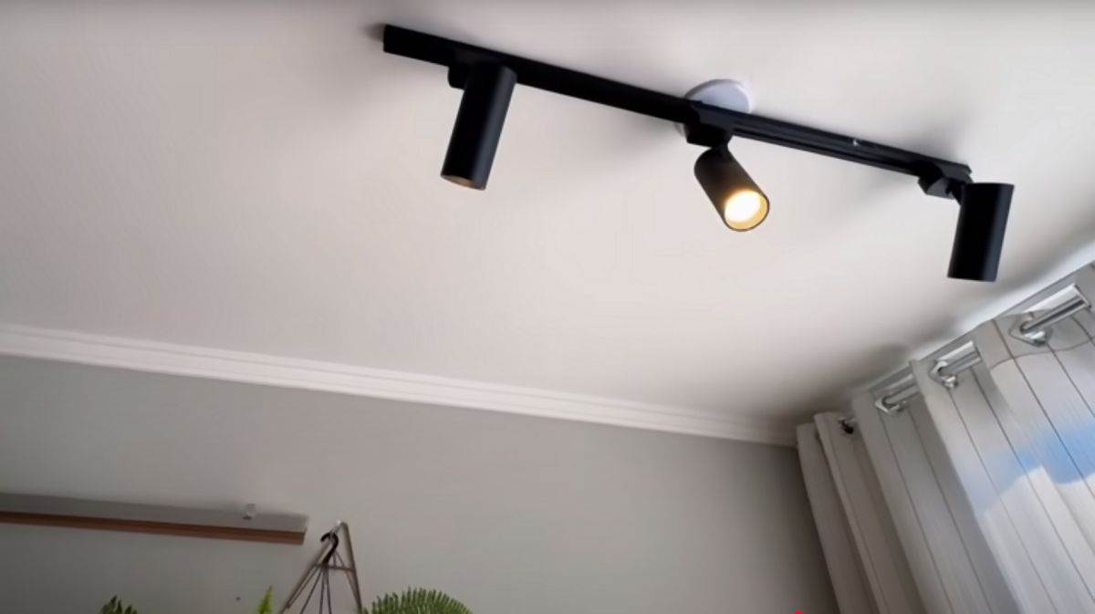 Mali stan od 25 kvadrata sa odvojenom spavaćom sobom