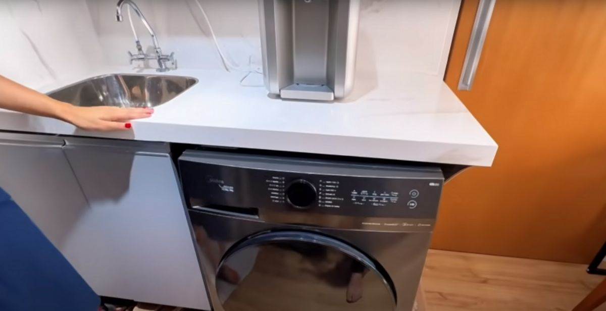 Mali stan od 25 kvadrata sa odvojenom spavaćom sobom