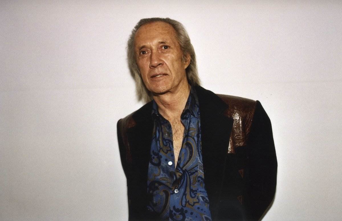 Glumac Dejvid Karadin