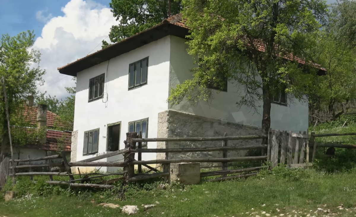 Kuća u kojoj je odrastao Halid Bešlić na Romaniji
