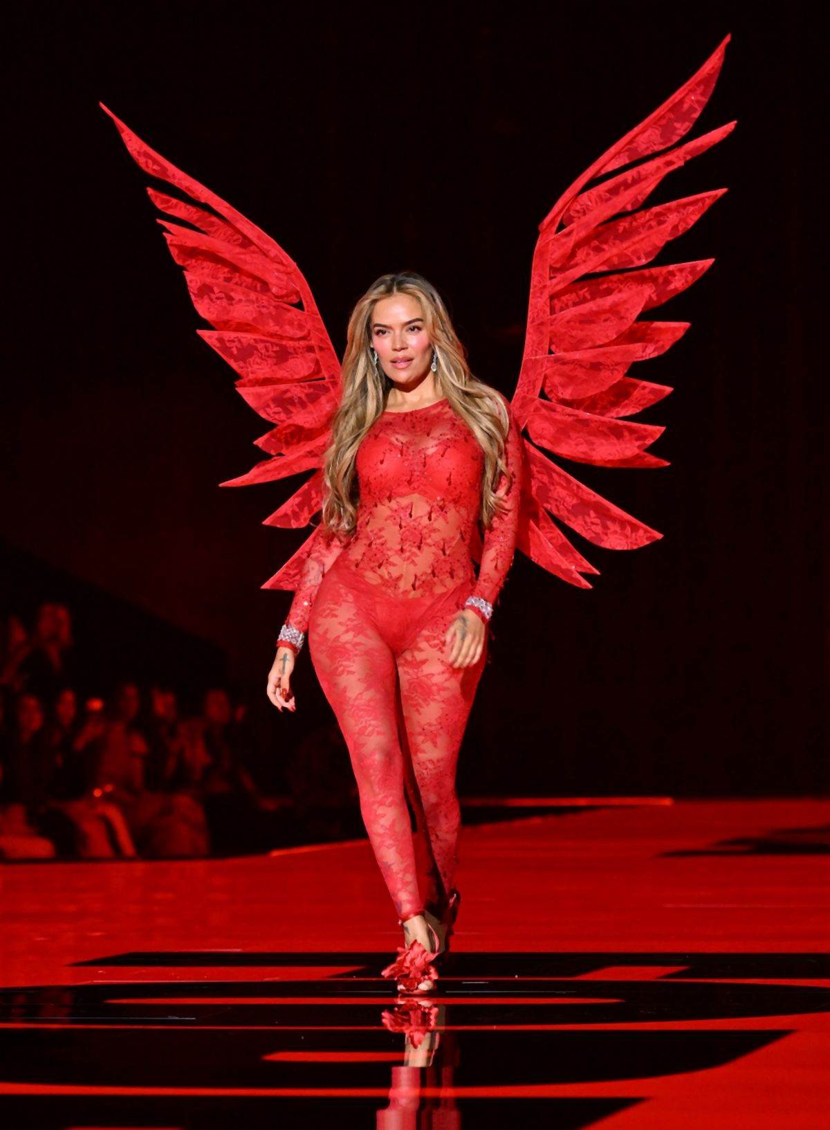 viktorijas sikret revija andjeli 1045824822.jpg