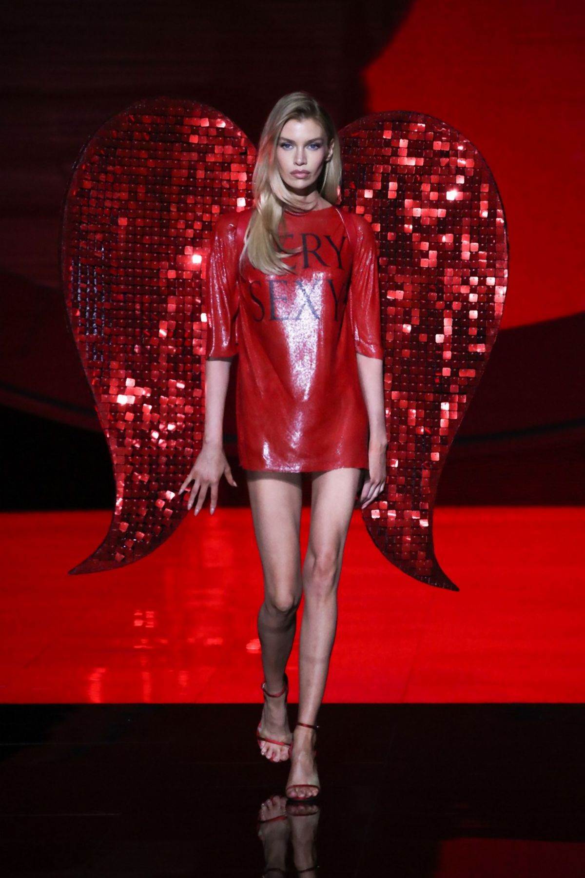 viktorijas sikret revija andjeli 1045821525.jpg