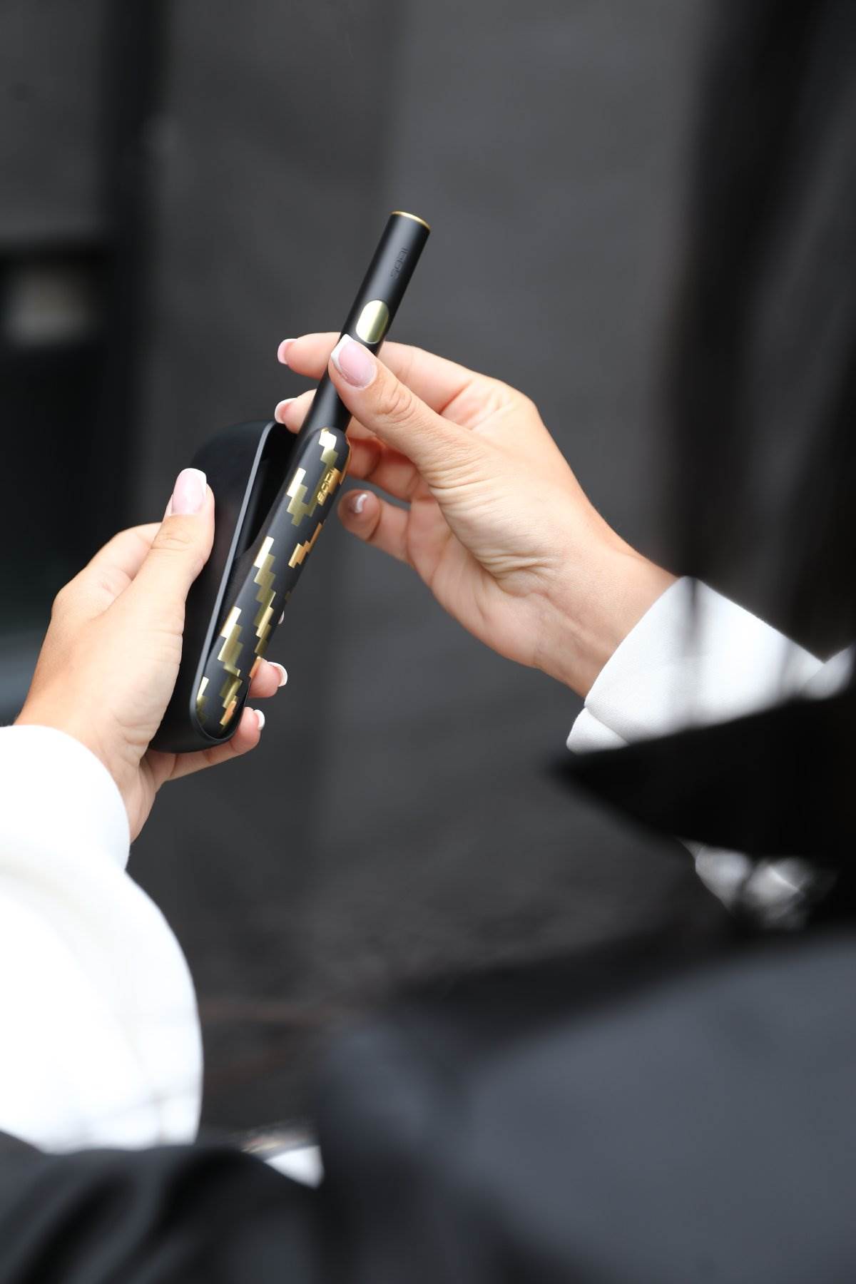 IQOS ILUMA i x Seletti