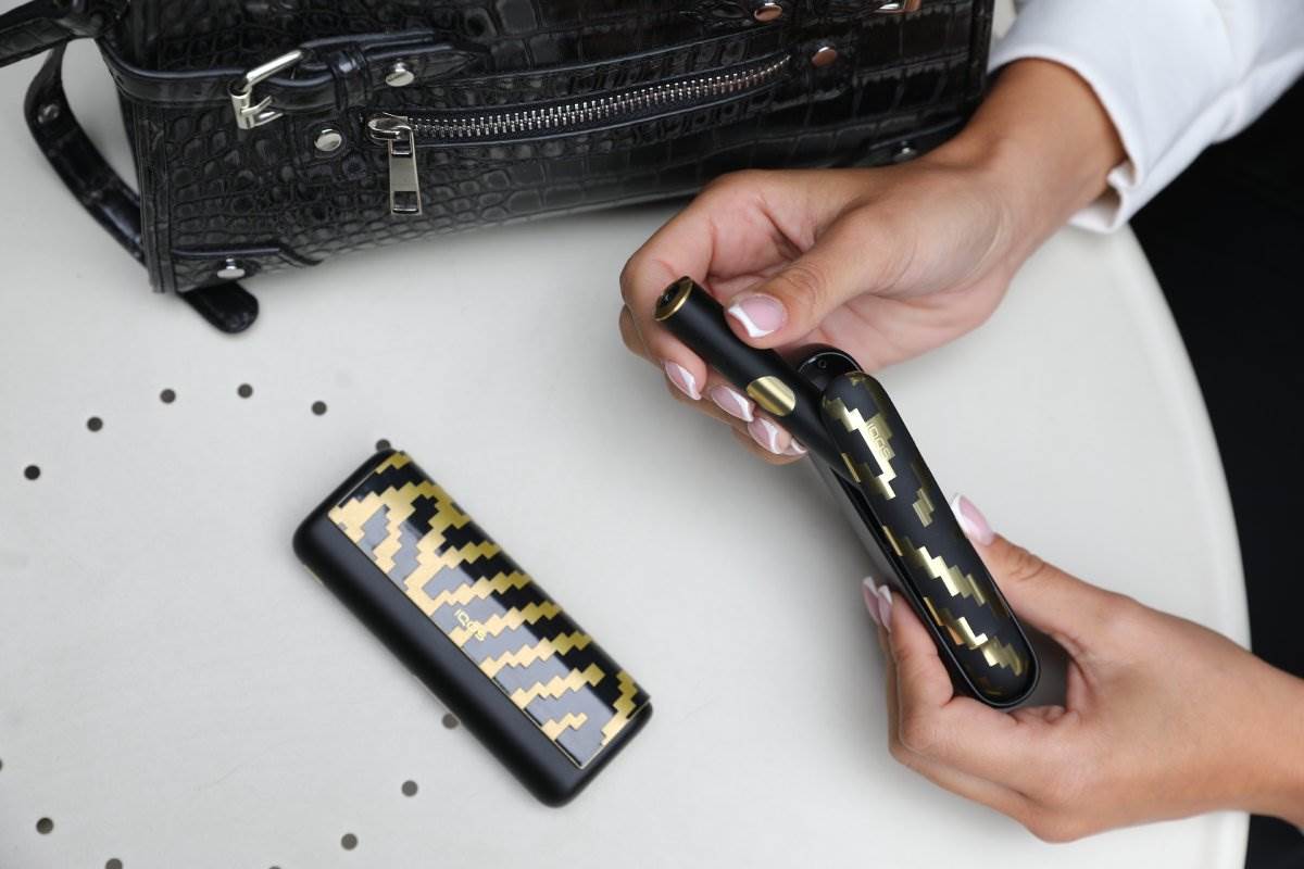 IQOS ILUMA i x Seletti