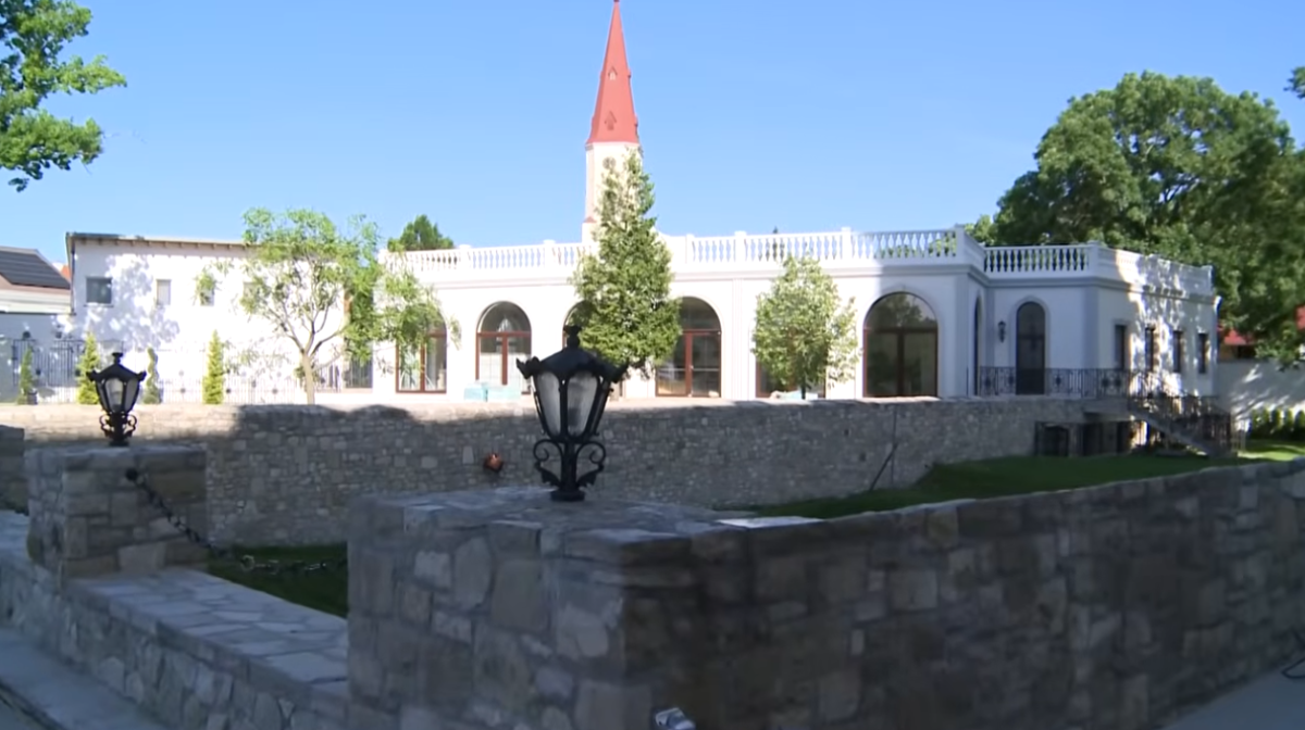 Dvorac Dragane Mirković