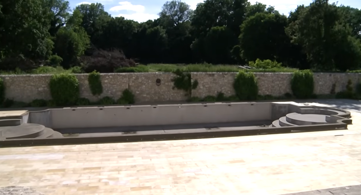 Dvorac Dragane Mirković