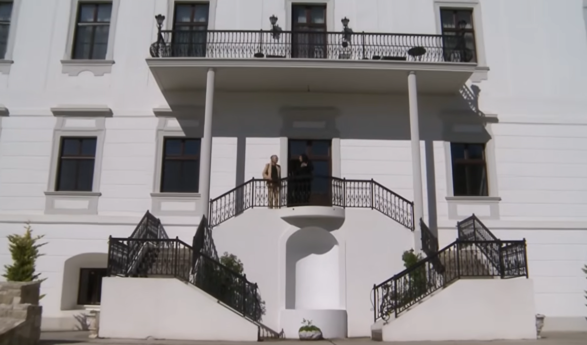 Dvorac Dragane Mirković