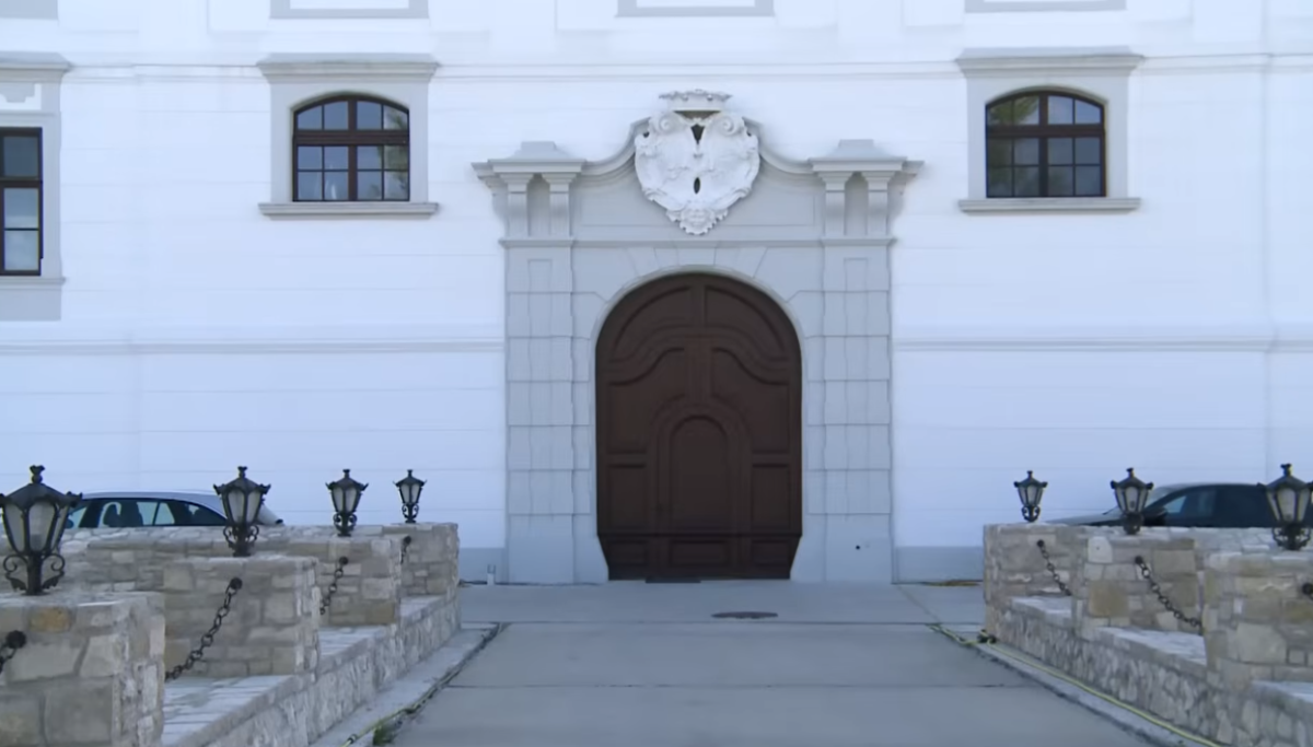 Dvorac Dragane Mirković