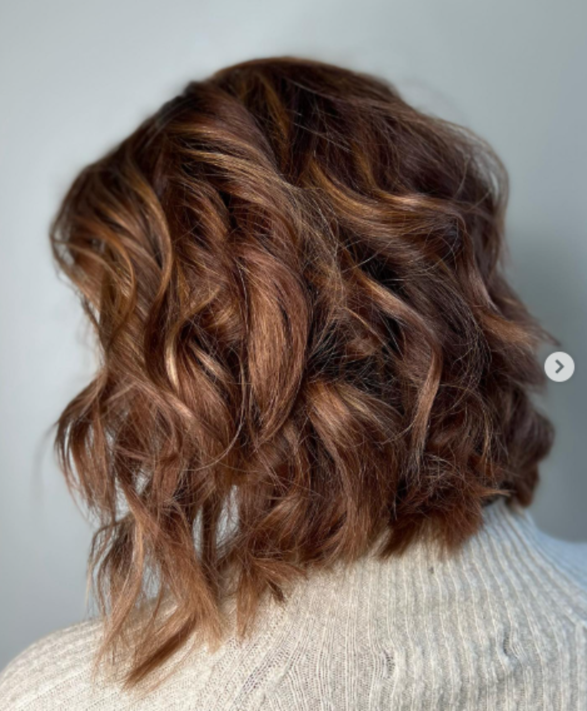 Topla svetlosmeđa boja kose