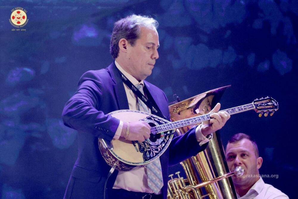 Orkestar Danijela oduševio publiku u Indiji na svetskom festivalu 2.jpg