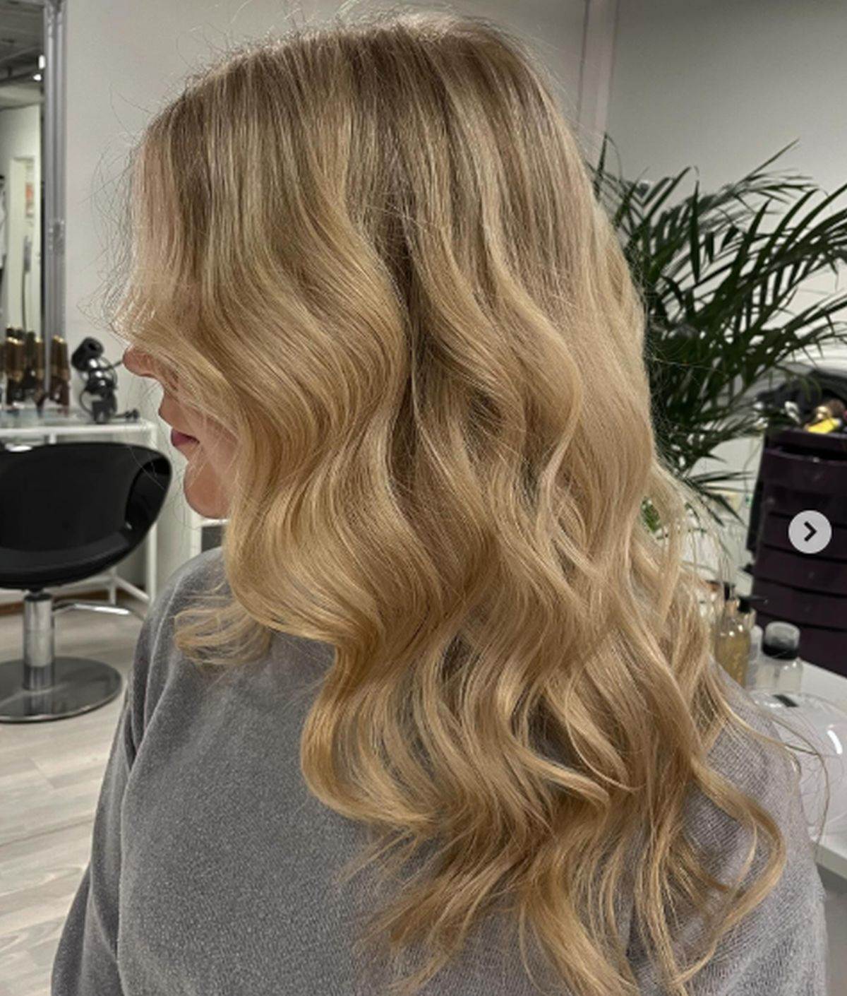 Plava boja kose za žene preko 50 godina