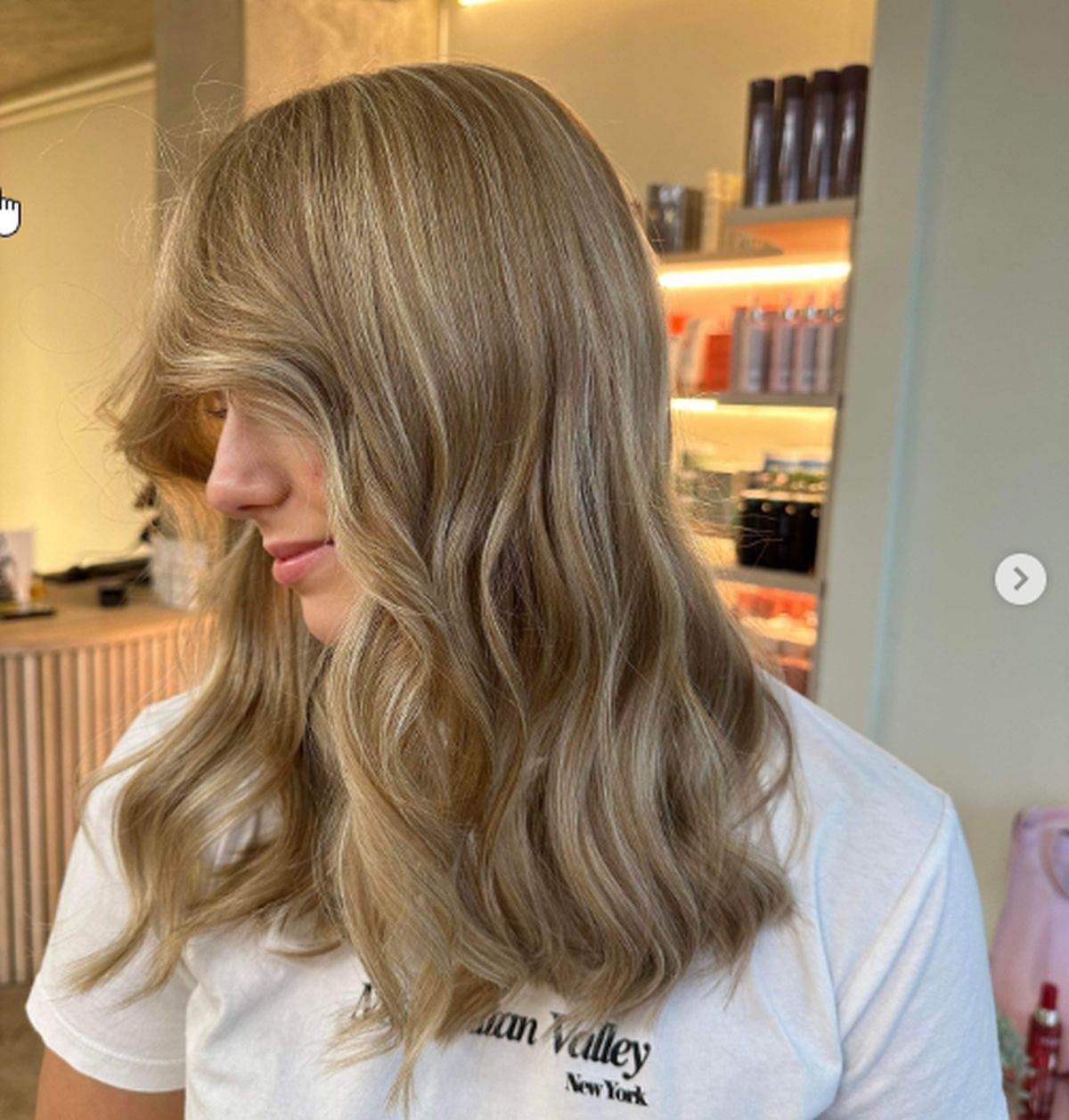 Plava boja kose za žene preko 50 godina