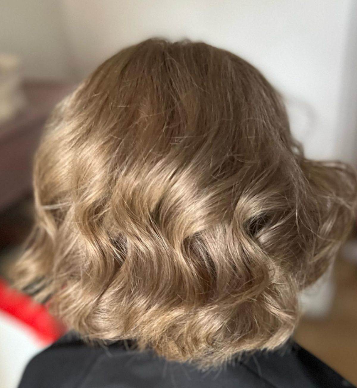 Plava boja kose za žene preko 50 godina