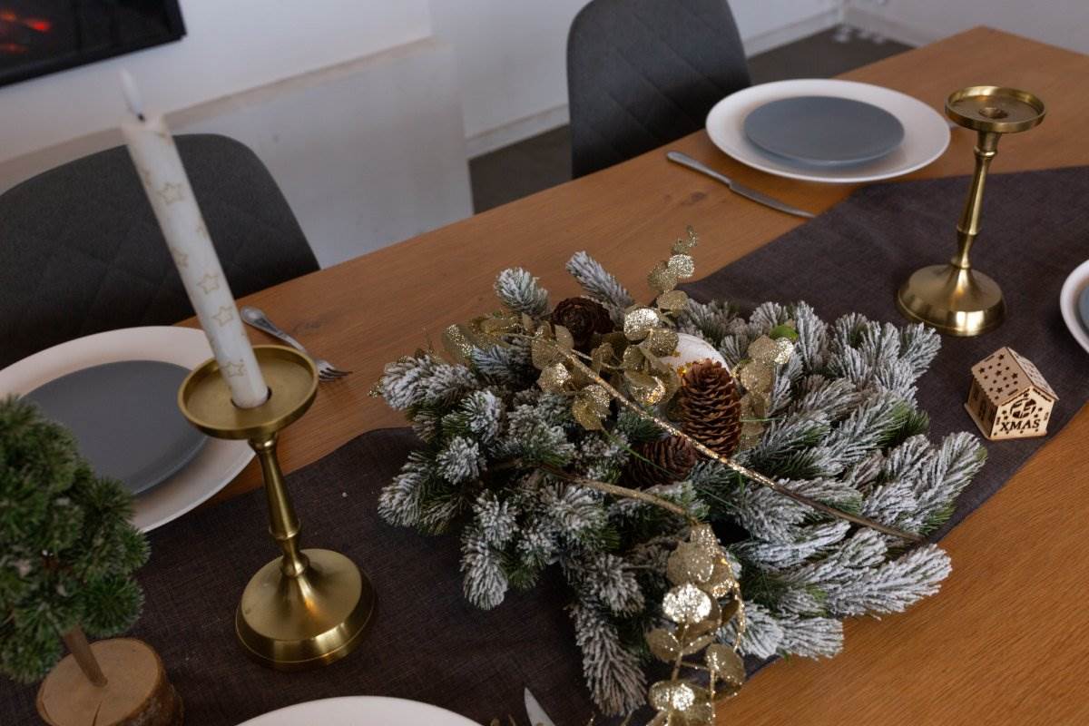 Novogodišnja dekoracija za sto