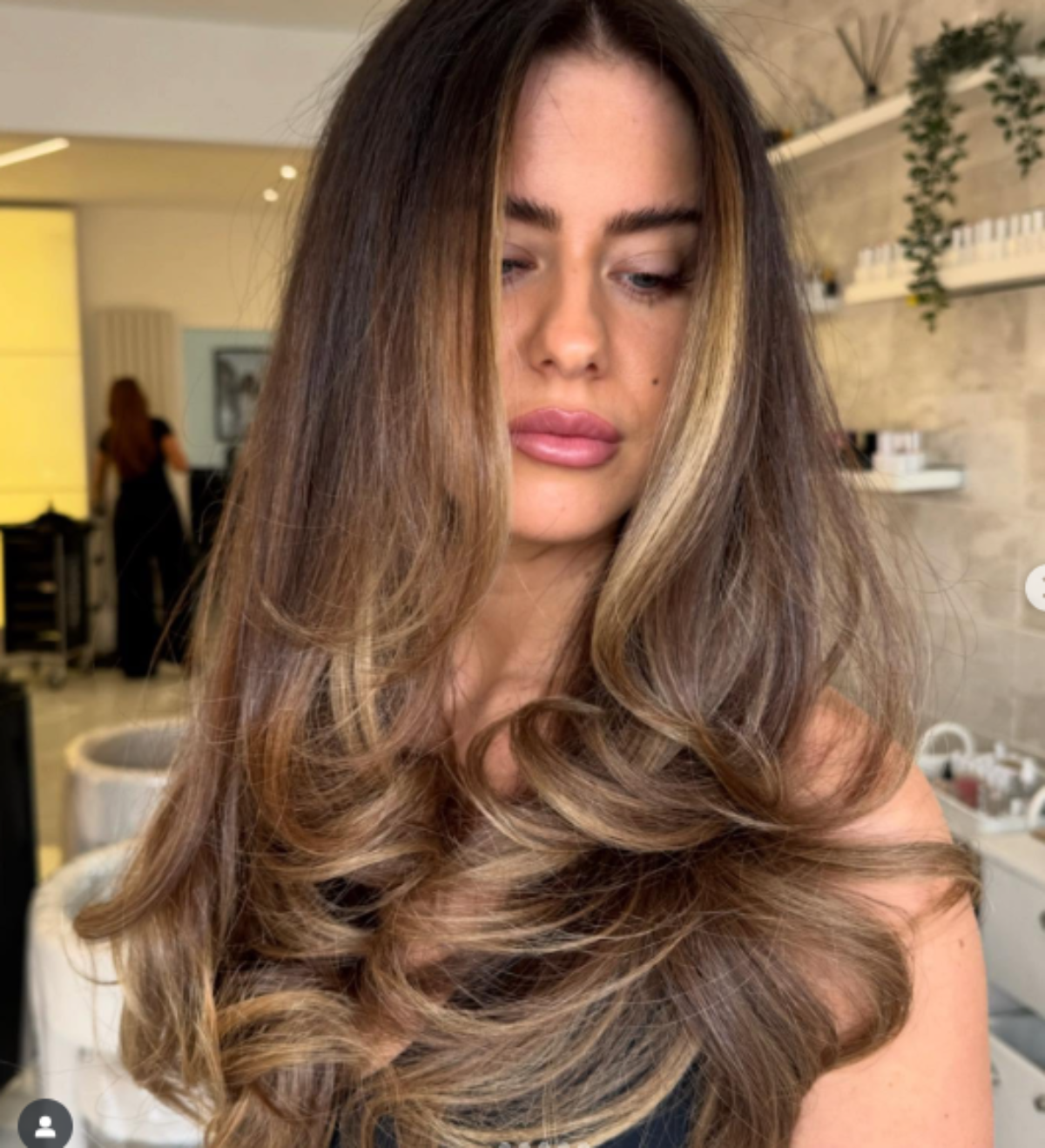 Vintidž volumen frizura