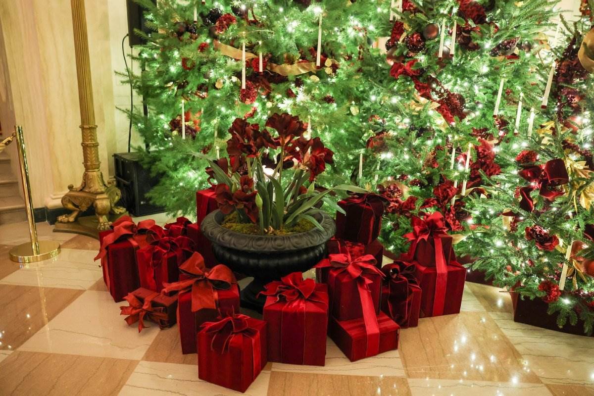 Novogodišnja dekoracija u Beloj kući