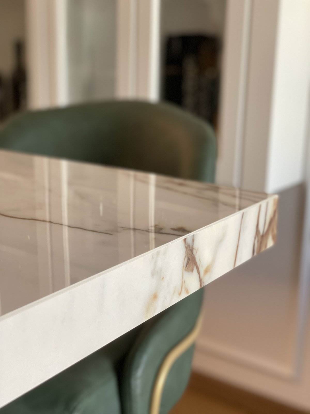 Mermerna ploča kuhinjskog stola