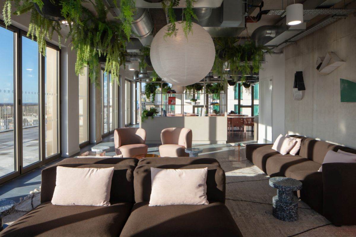 jeftina garsonjera u zajednickoj zgradi 08.jpg