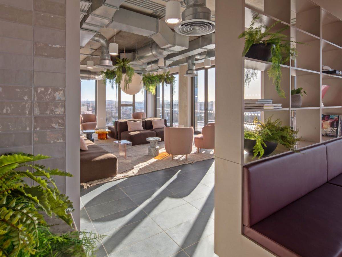 jeftina garsonjera u zajednickoj zgradi 03.jpg