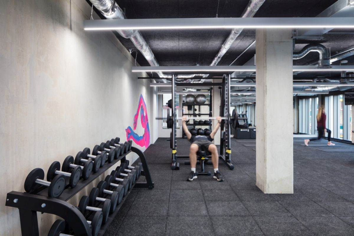 jeftina garsonjera u zajednickoj zgradi 05.jpg