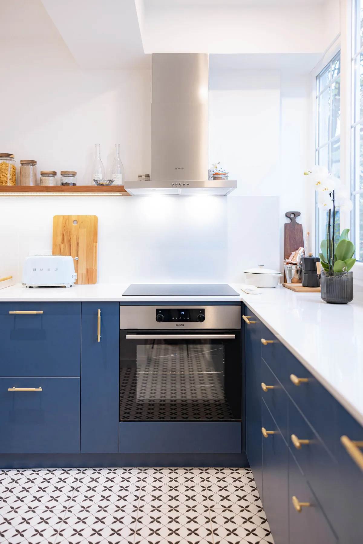 Stan na Zvezdari sa staklenim pregradnim zidovima