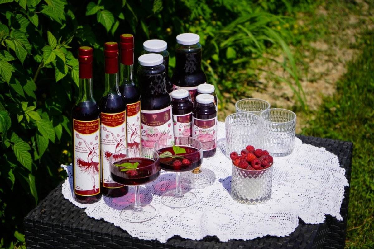 Dragica Lukić i proizvodi od maline