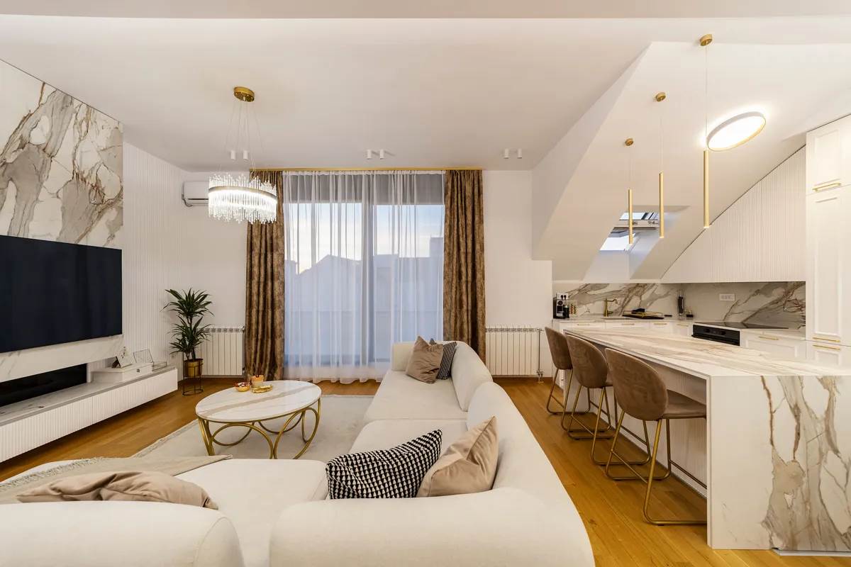 Luksuzan stan u potkrovlju