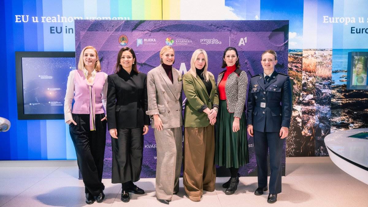 S lijeva na desno Anita Letica, Dubravka Štefanac, Nevena Rendeli Vejzović, Diana Čović Vidović, Karla Pudar i Antonija Trupinić.jpg