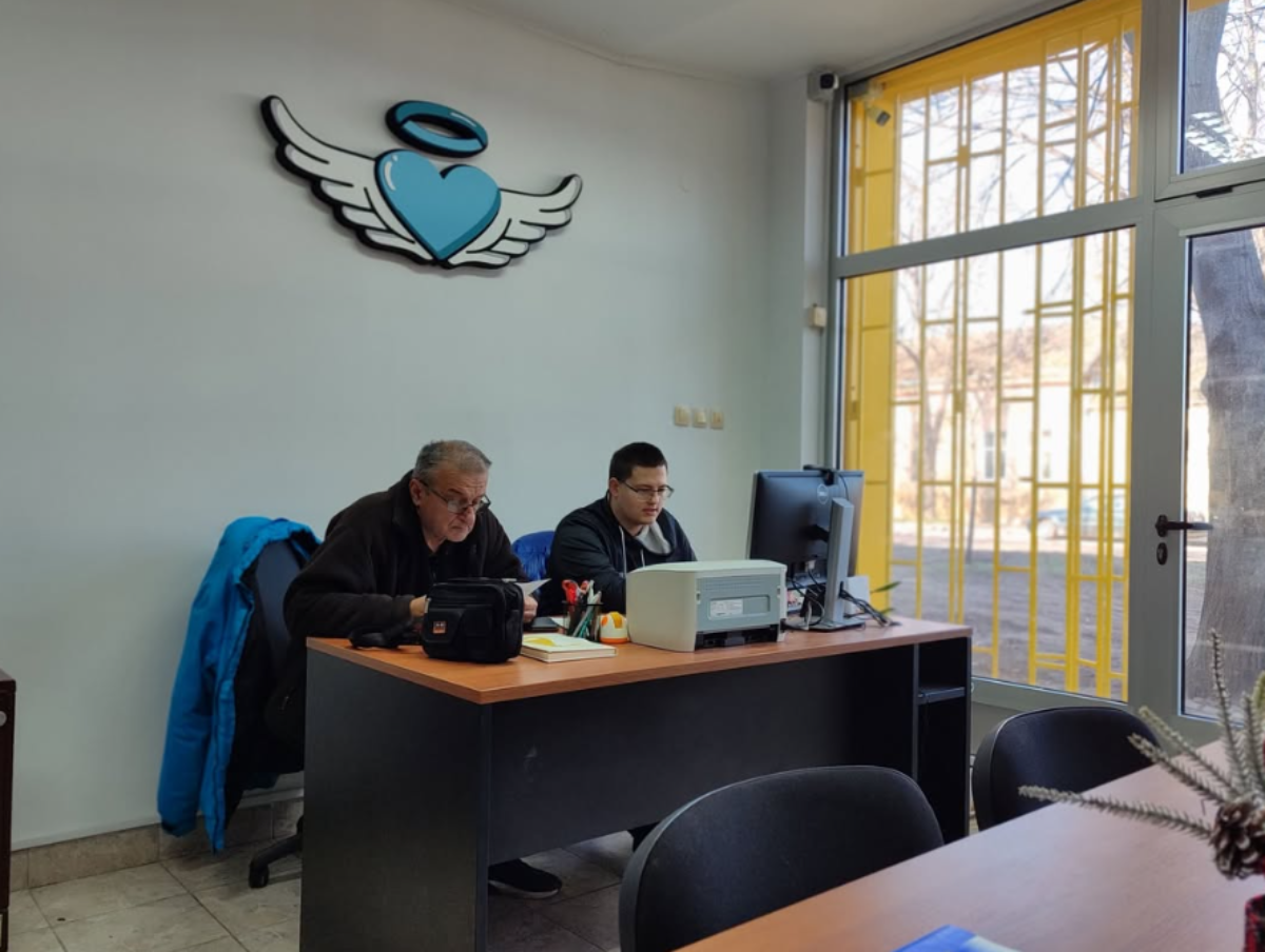 Anđeli Severa i Dejana Draškić sa sinom i ekipom