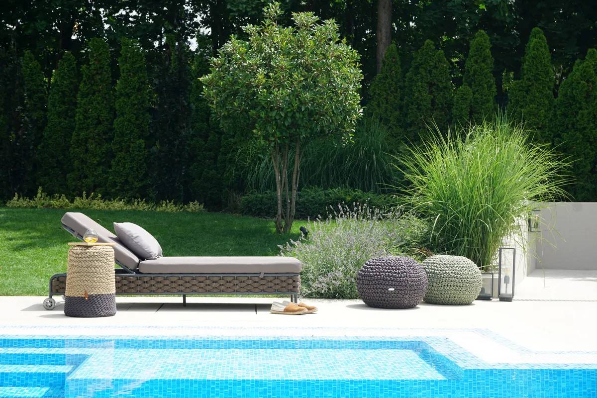 Dvorište od 580 kvadrata