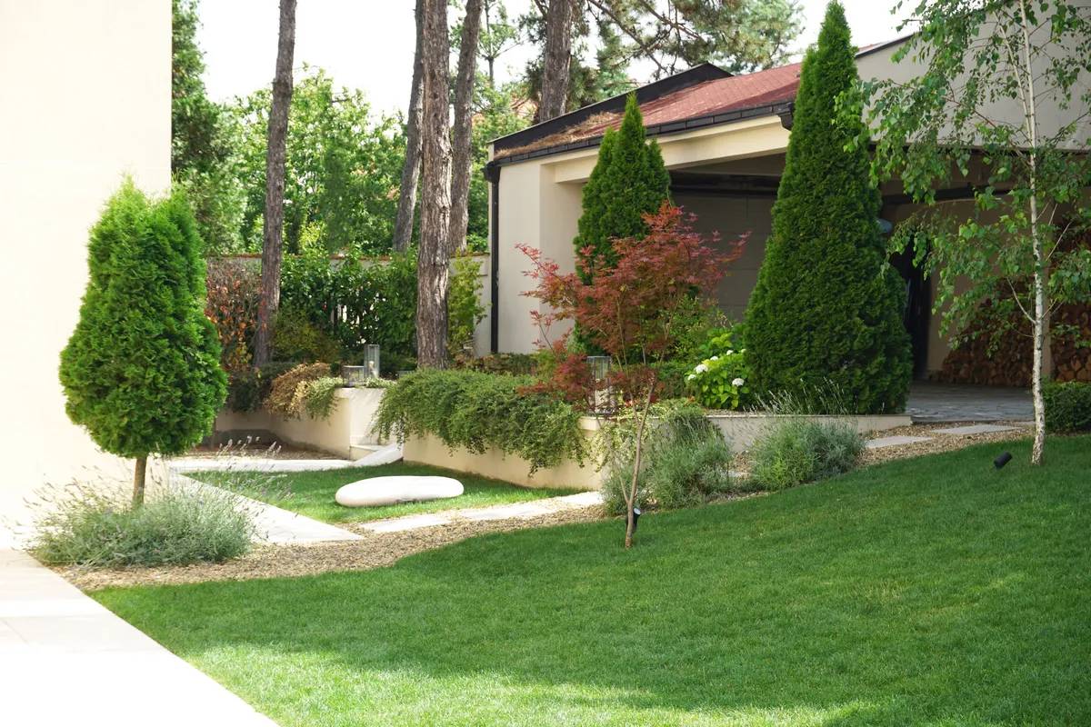 Dvorište od 580 kvadrata