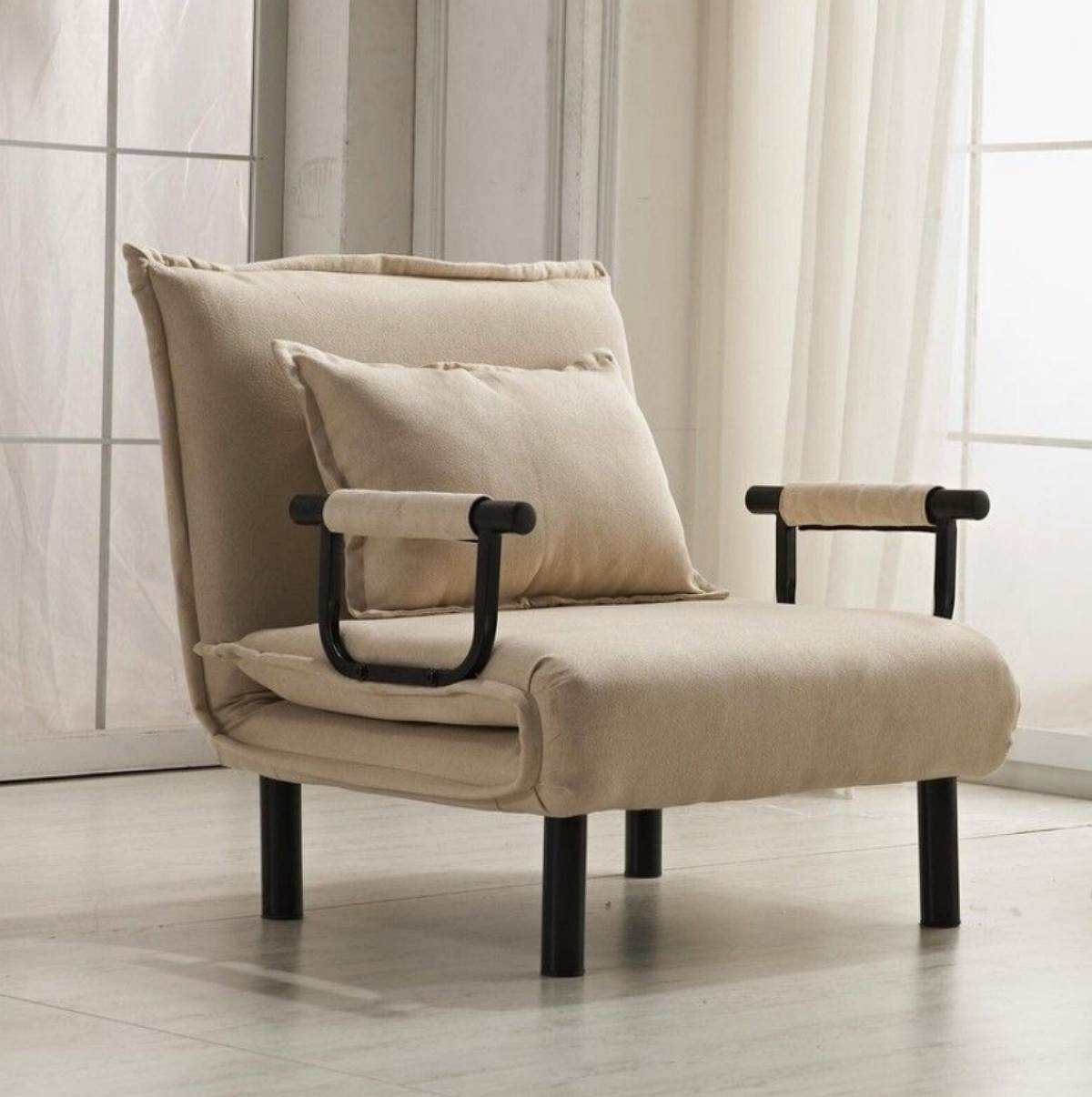 Fotelja na razvlačenje za goste u malom stanu Foter.jpg