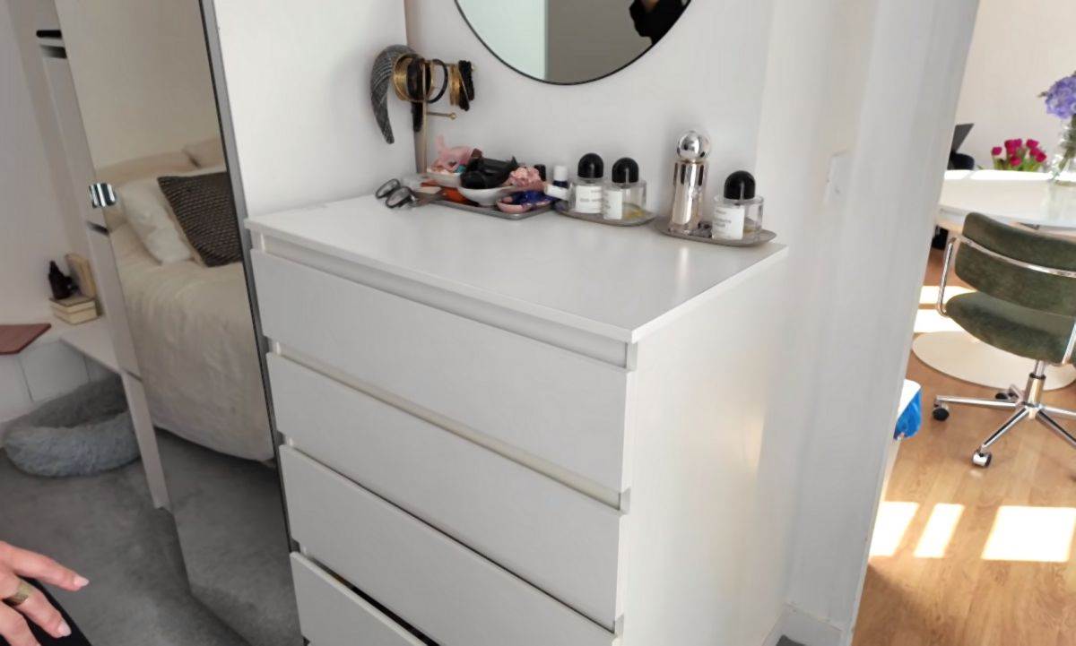 mali stan od 27 kvadrata sa ogledalima  05.jpg