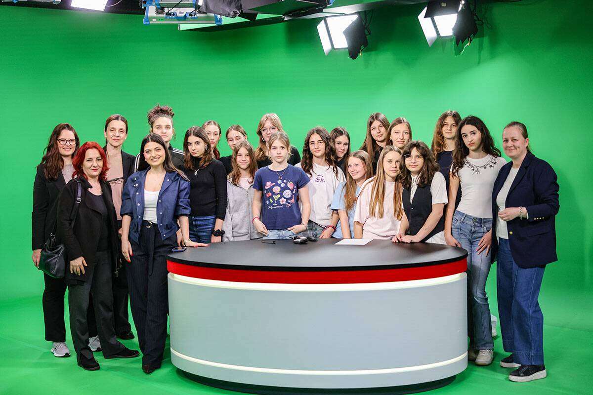 ucenice u poseti WMG 7.jpg