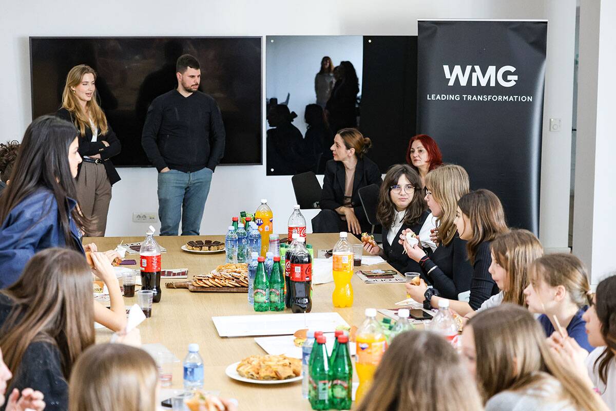 ucenice u poseti WMG 5.jpg