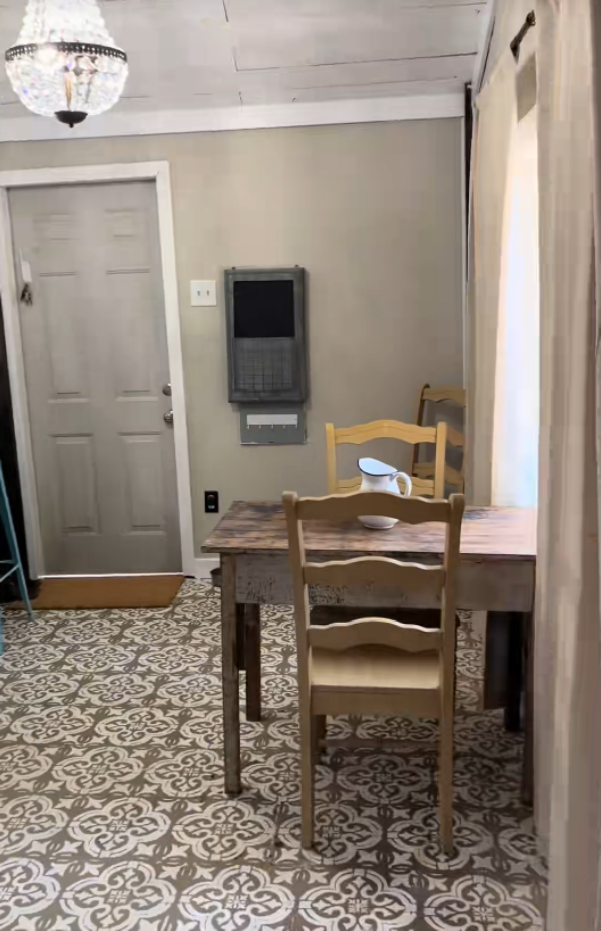 Garažu pretvorili u lepu kuću