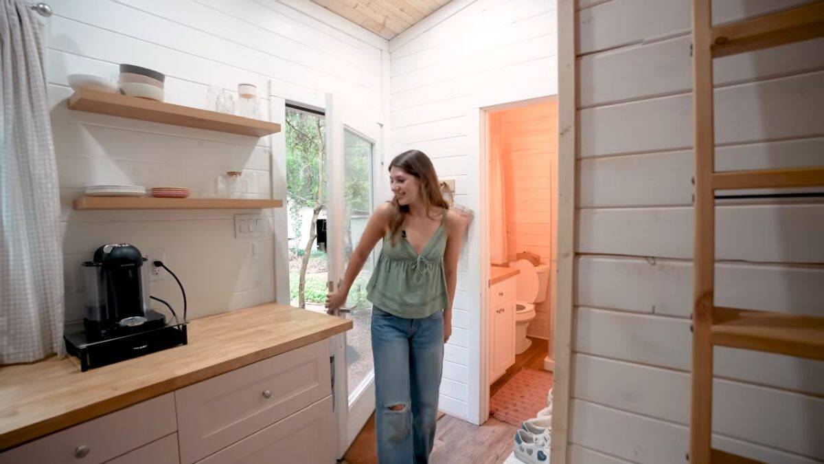 sagradila malu kucu sa 19 godina 021.jpg