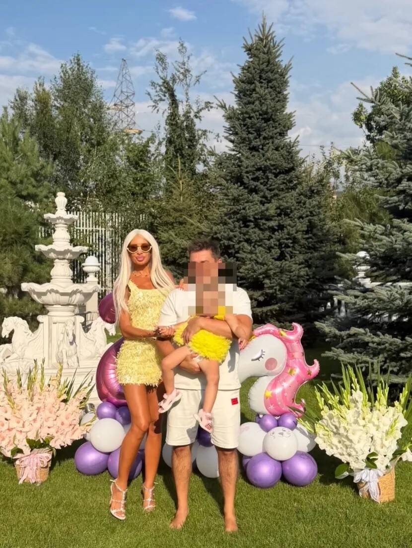 milica polskaja sa muzem i detetom.jpg