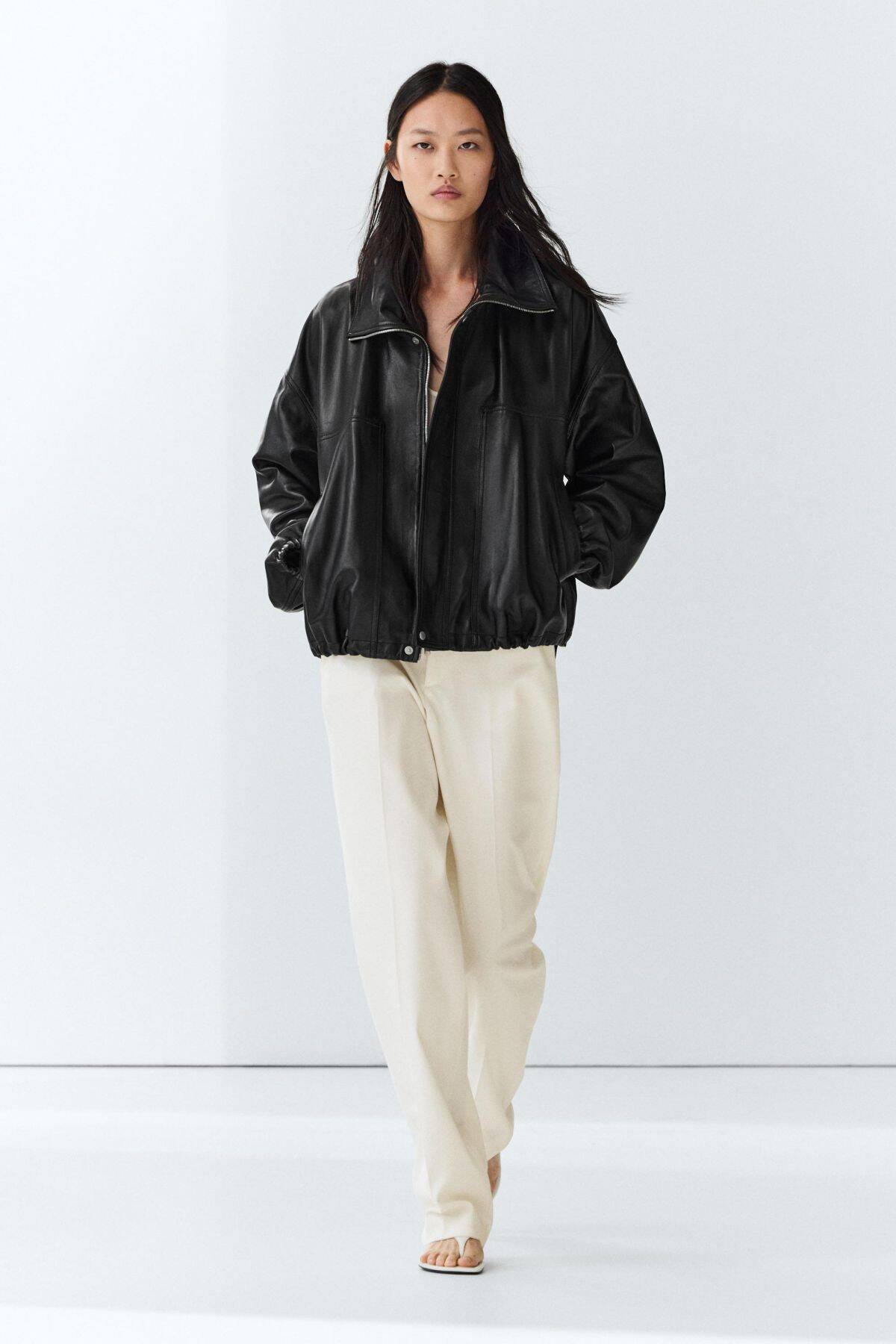 crna kožna jakna Massimo Dutti