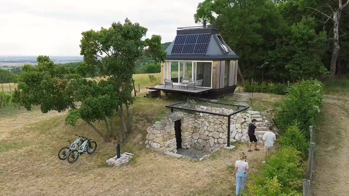 mala kuca od 20 kvadrata sa solarnim grejanjem 001.jpg