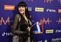 evrovizija 0871124260-min teya dora.jpg