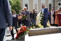 bata zivojinovic spomenik 009.jpg