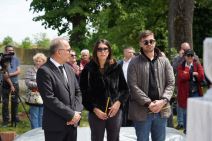 bata zivojinovic spomenik 011.jpg