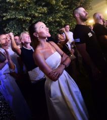 jelena djokovic na balkonu novak djokovic 2-min.jpg