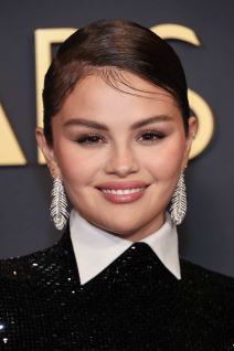 frizura pocasni oskar selena gomez 0935802976-min-min.jpg