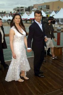 pirs brosnan i zena kili 0069360460-min.jpg